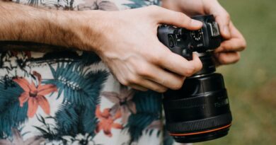 How to Approach Art Professionals