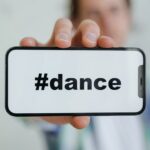 Engaging with Art Communities Online